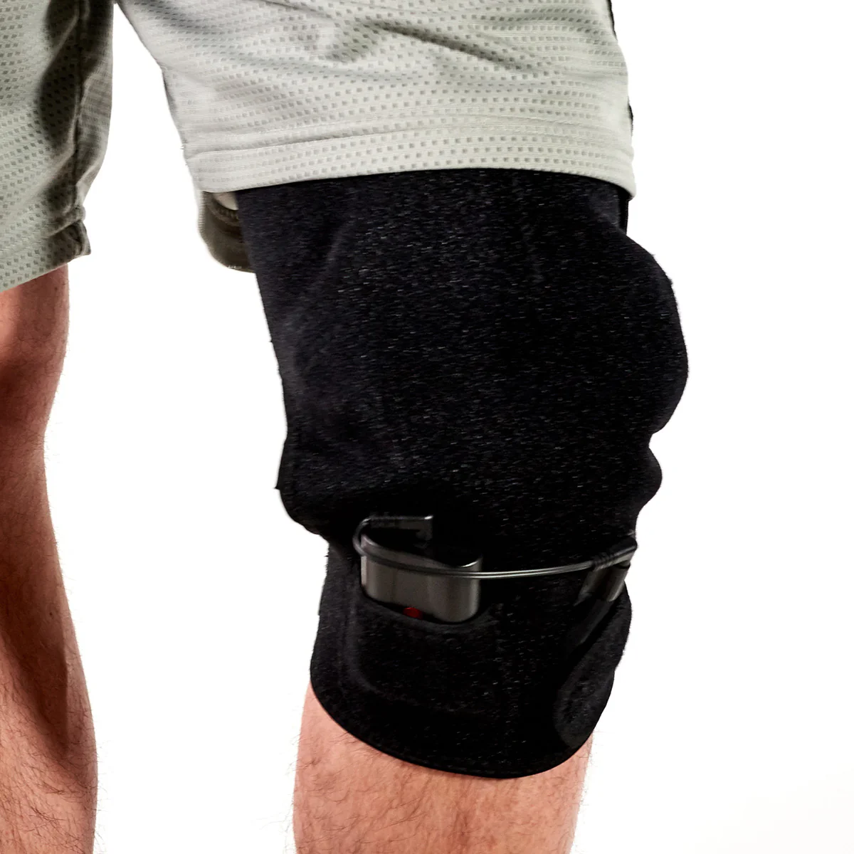 Cordless Knee Heat Therapy Wrap by Sharper Image - Image 6