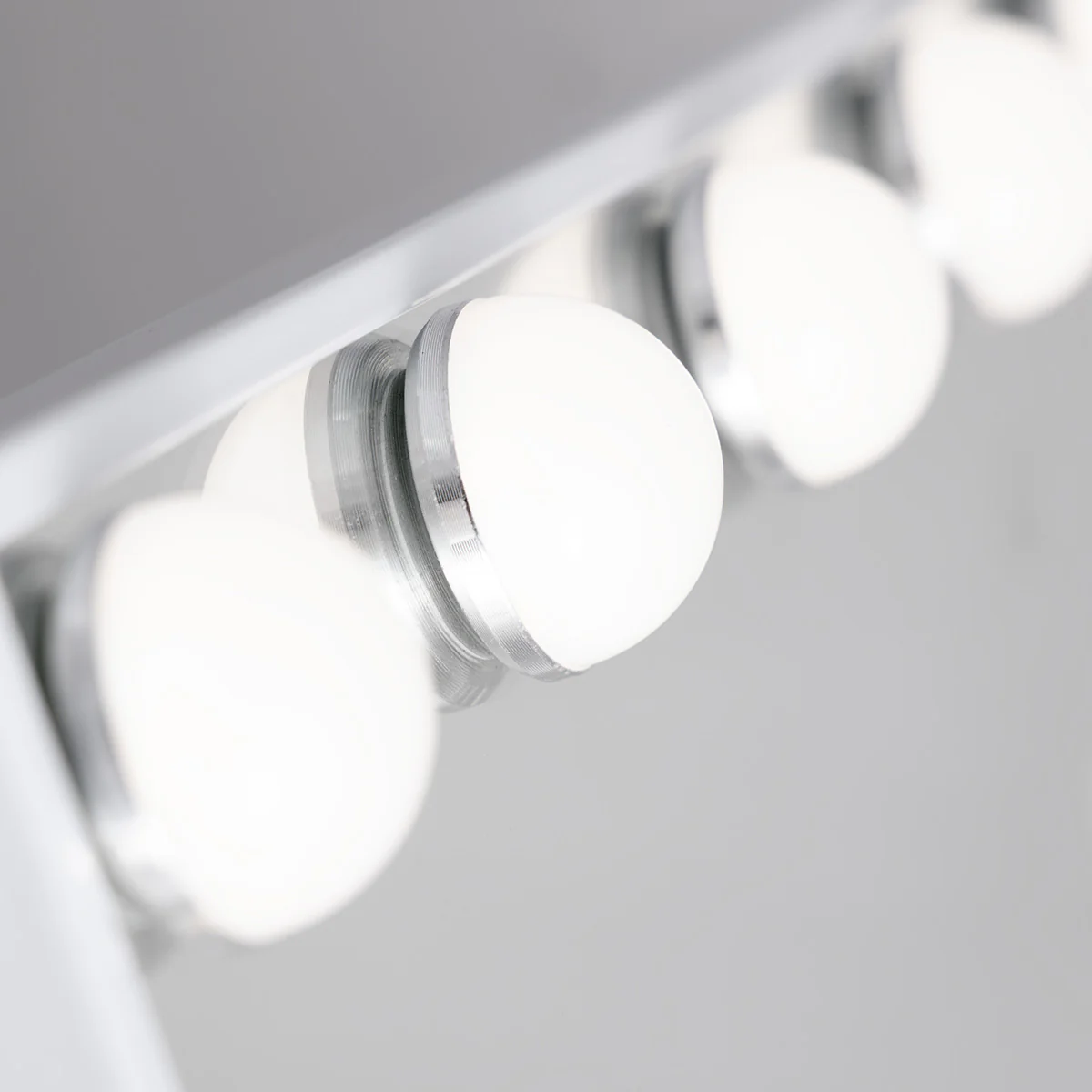 LED Hollywood Vanity Makeup Mirror - Image 14